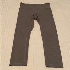 Lululemon Mid-Rise Crop Legging